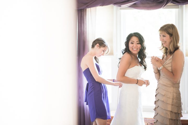 Bride gets ready for her Neshanic Valley Golf Course wedding in Neshanic Station, NJ. Captured by northern NJ wedding photographer Ben Lau.