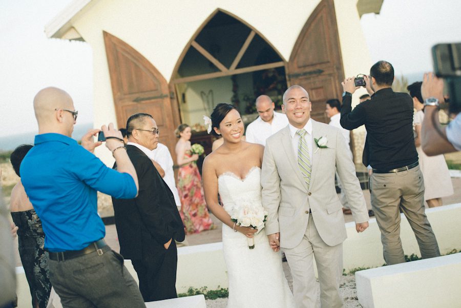 Wedding ceremony in Aruba. Captured by destination wedding photographer Ben Lau.