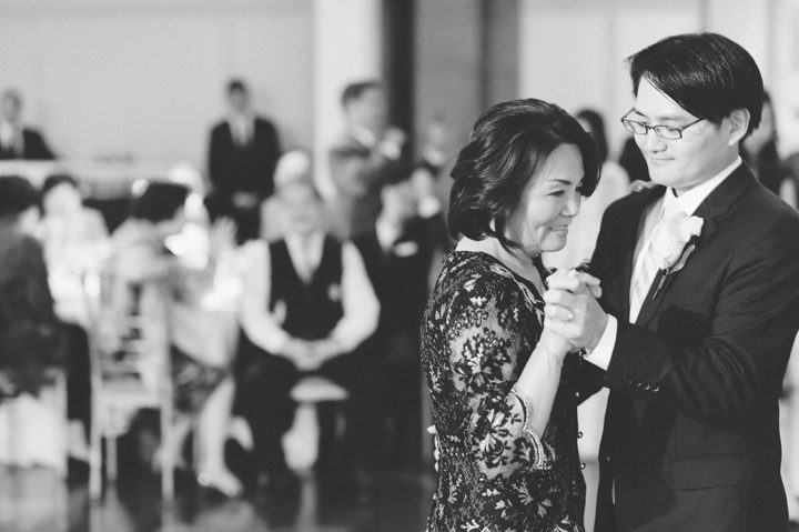 First dances during a Tappan Hill Mansion wedding reception. Captured by NYC wedding photographer Ben Lau.