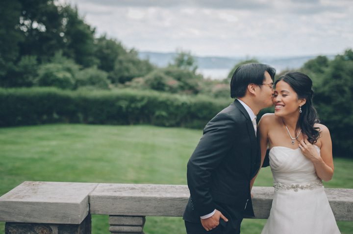 Wedding portraits at Tappan Hill Mansion in Tarrytown, NY. Captured by NYC wedding photographer Ben Lau.