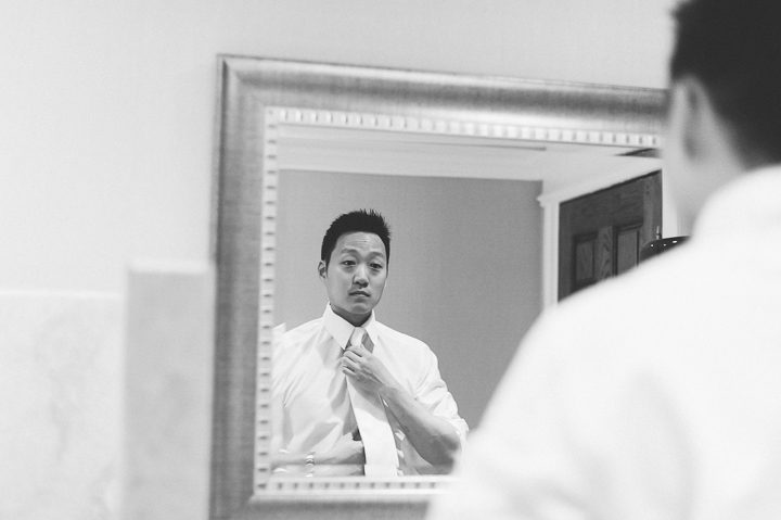 Groom preps for his wedding day at The Estate at Florentine Gardens in River Vale, NJ. Captured by Northern NJ wedding photographer Ben Lau.
