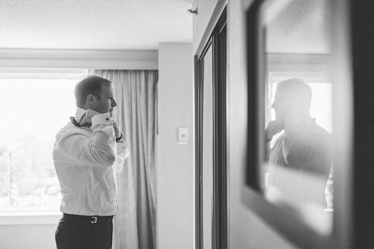 Bride and groom get ready for their Palace at Somerset Park Wedding, captured by North Jersey wedding photographer Ben Lau.